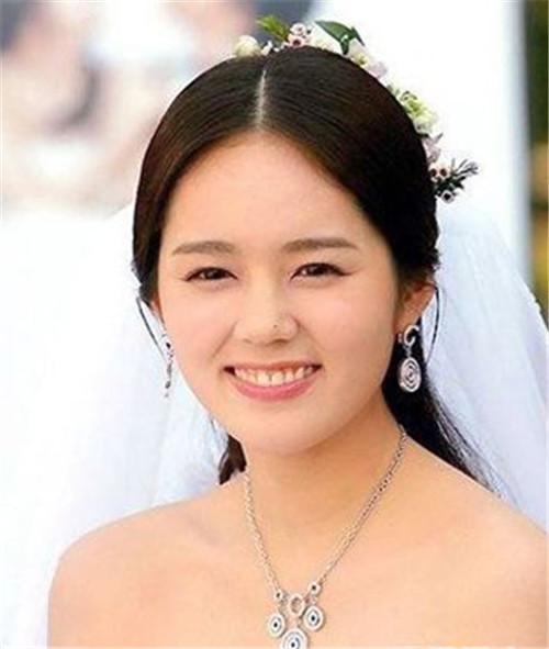 最新婚纱照风格图片_2017最新韩版婚纱照(3)