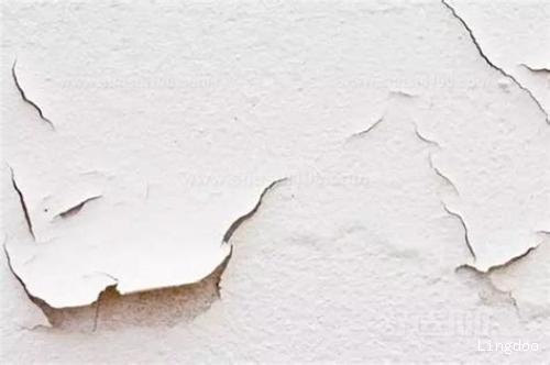 刮完大白墙体开裂（乳胶漆墙面开裂原因及处理方法）