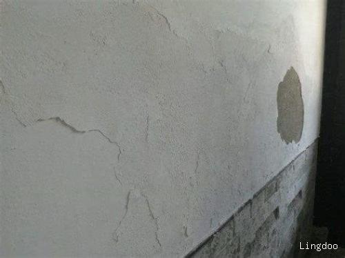 墙壁掉墙皮可以怎样处理（墙面起皮脱落的处理方法）