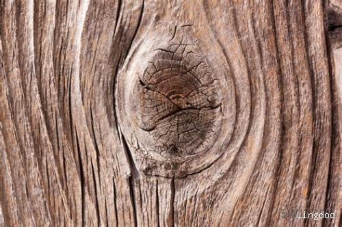 木头家具裂纹是什么原因（预防木头家具开裂的方法）