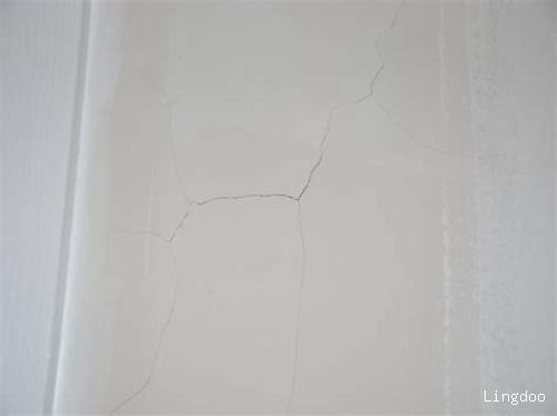 装修墙体开裂的原因（如何避免和修补墙面裂缝）